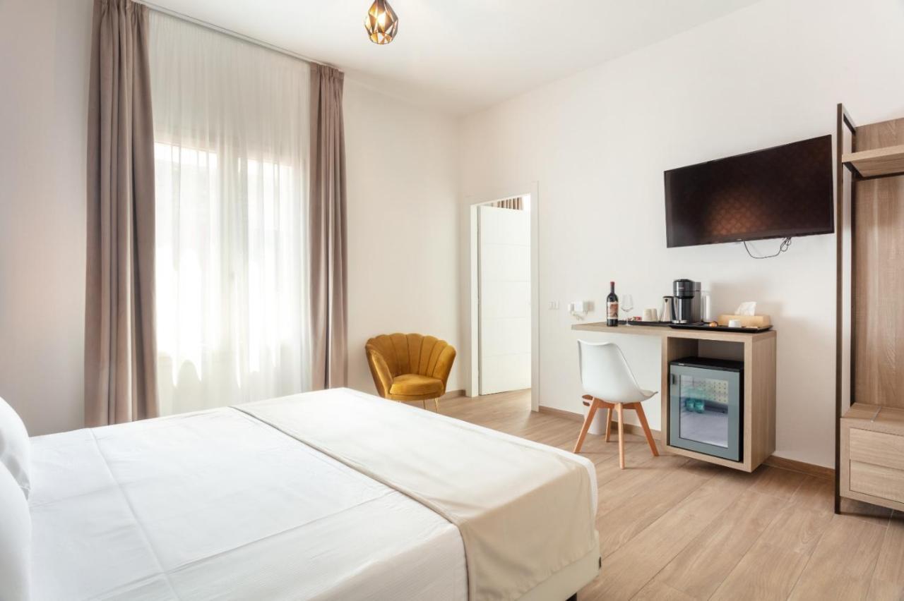 Lungomare Rooms ออลเบีย ภายนอก รูปภาพ