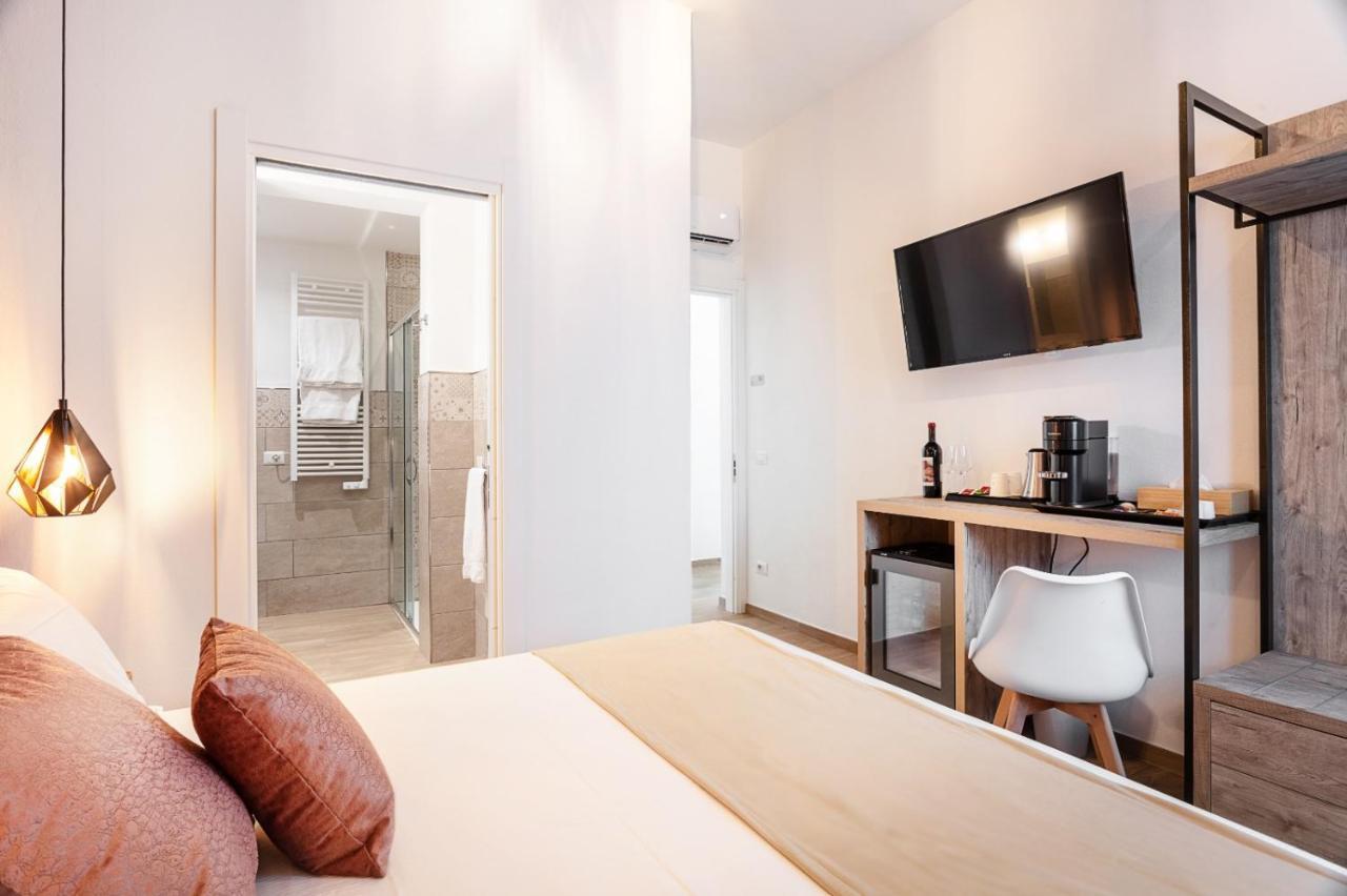 Lungomare Rooms ออลเบีย ภายนอก รูปภาพ