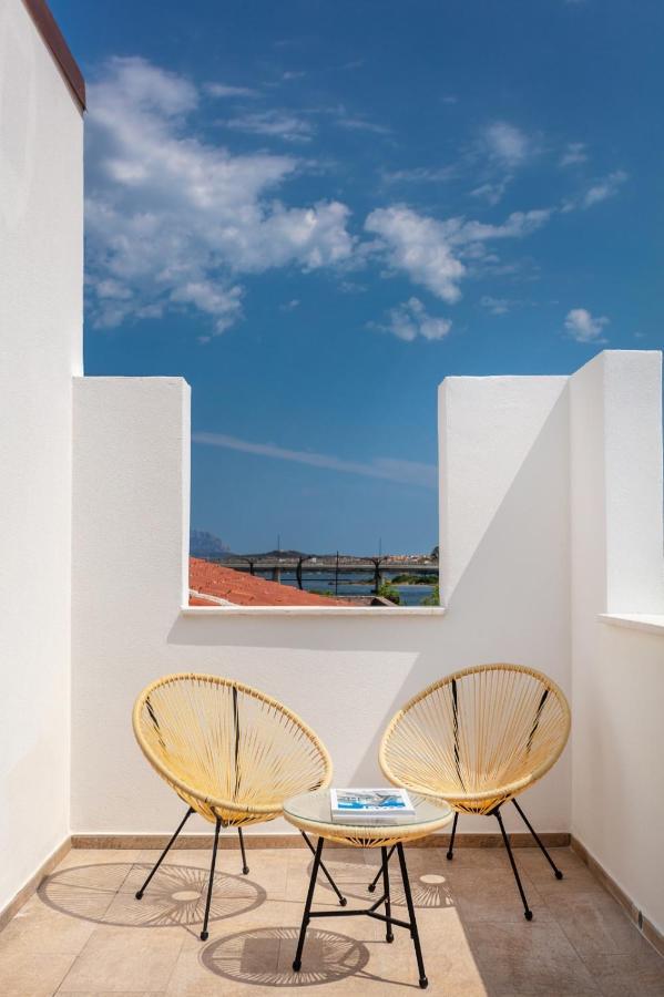 Lungomare Rooms ออลเบีย ภายนอก รูปภาพ