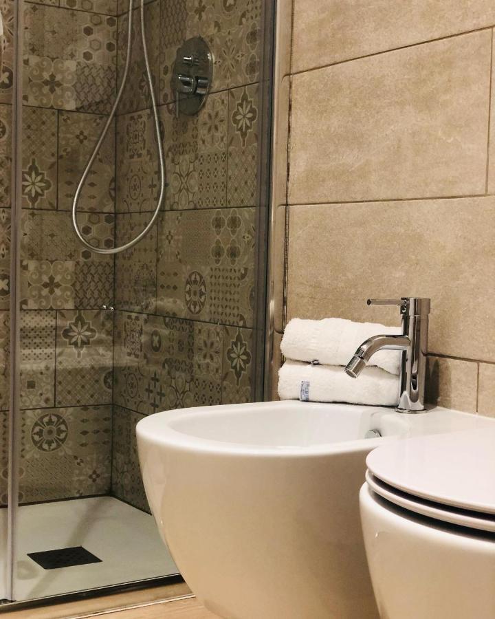 Lungomare Rooms ออลเบีย ภายนอก รูปภาพ